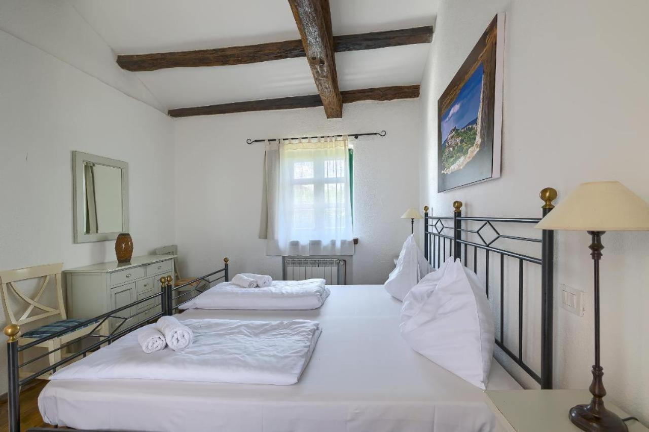 Villa Leopoldo By Istrian Country Houses Барат Экстерьер фото